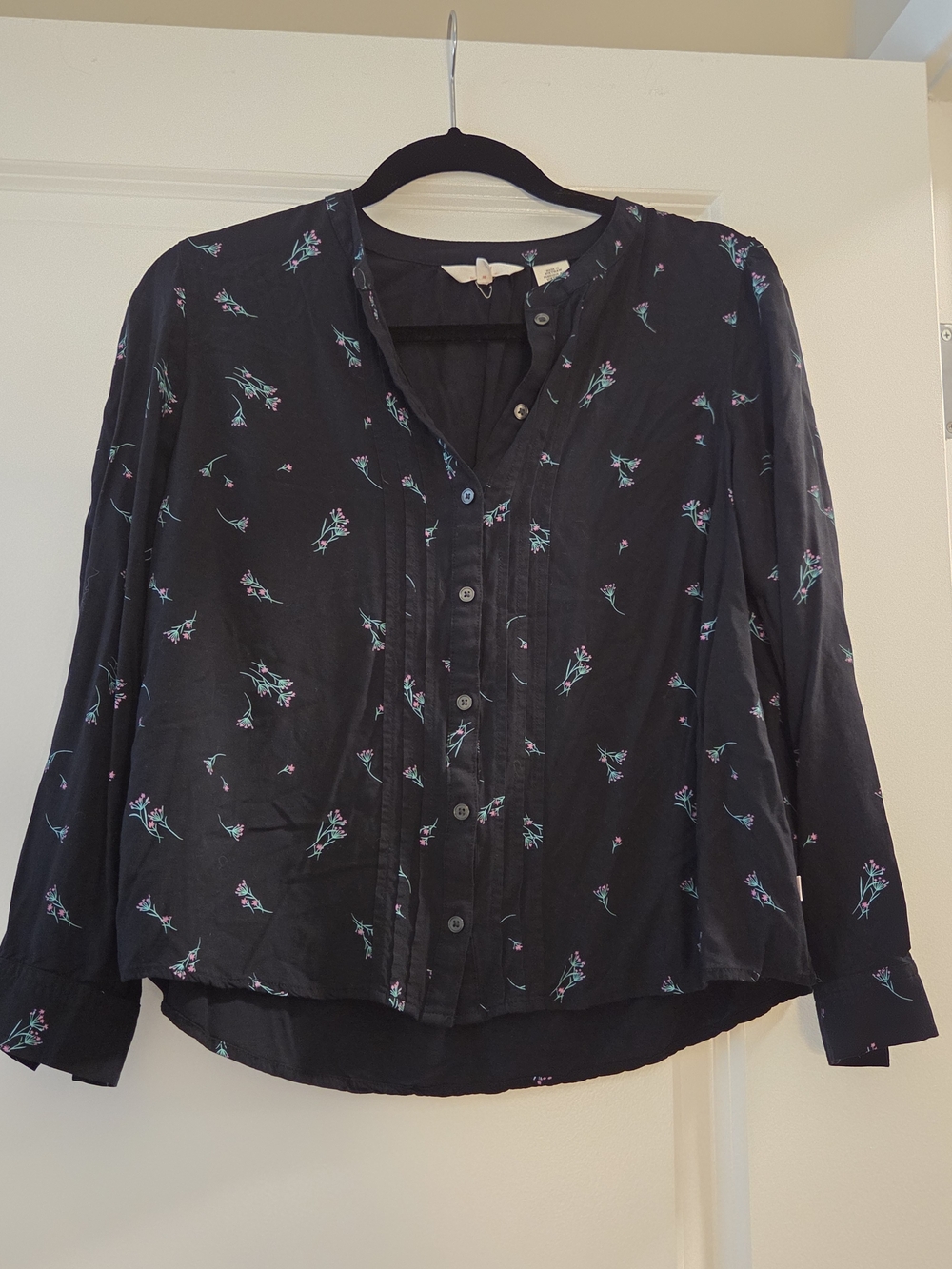 Levi's Black Floral Pintuck Button-Front Blouse